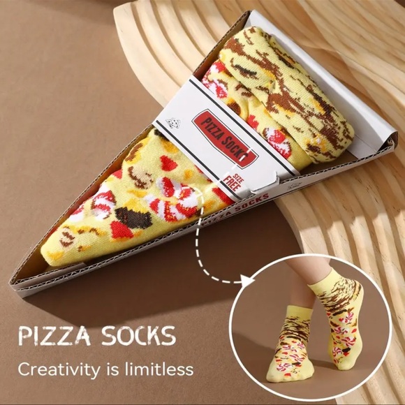Socks, Pizza Socks, Packaged Like a Slice of Pizza!! NEW, Novelty Socks, One S… - Picture 1 of 5